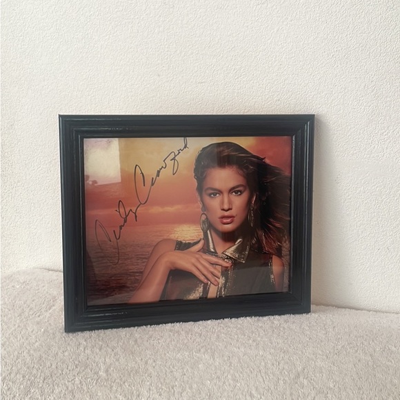 Vintage 1990s Cindy Crawford Model Autographed Photo Frame 8x10 USED! - Picture 6 of 7